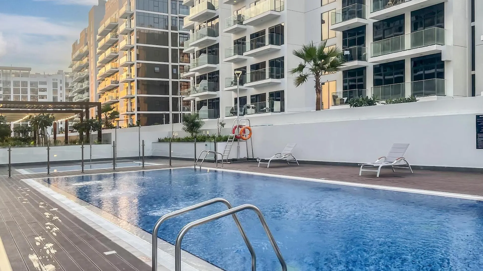 Elite Lux Holiday Homes - Upscale Studio In Azizi Riviera Prime Location Dubai 0*,  Emirados Árabes Unidos